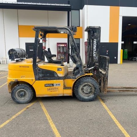 Used 2018 HYUNDAI 40L-7A Pneumatic Tire Forklift for sale in Red Deer Alberta