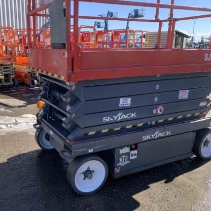 Used 2015 SKYJACK SJ4632 Scissor Lift for sale in Langley British Columbia