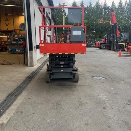 Used 2015 SKYJACK SJ4632 Scissor Lift for sale in Langley British Columbia