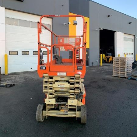 Used 2019 JLG 2646ES Scissor Lift for sale in Red Deer Alberta