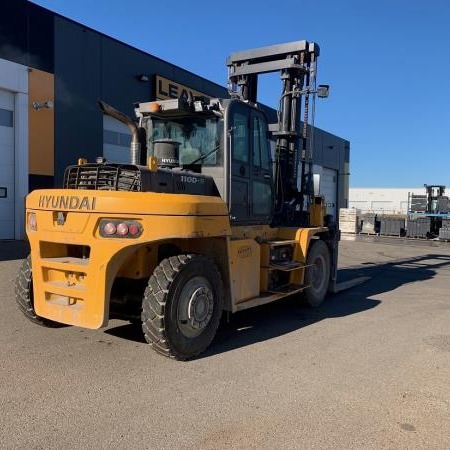 Used 2018 HYUNDAI 110D-9 Pneumatic Tire Forklift for sale in Red Deer Alberta