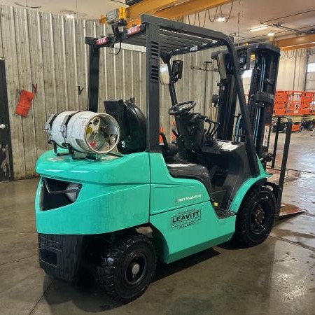 Used 2017 MITSUBISHI FG25N Pneumatic Tire Forklift for sale in Red Deer Alberta