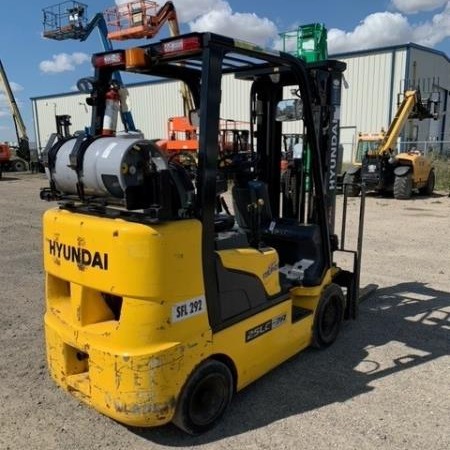 Used 2017 HYUNDAI 25LC-7A Cushion Tire Forklift for sale in Regina Saskatchewan