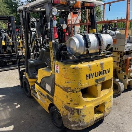 Used 2015 HYUNDAI 30LC-7 Cushion Tire Forklift for sale in Portland Oregon