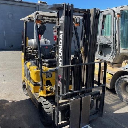 Used 2015 HYUNDAI 30LC-7 Cushion Tire Forklift for sale in Portland Oregon