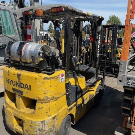 Used 2015 HYUNDAI 30LC-7 Cushion Tire Forklift for sale in Portland Oregon