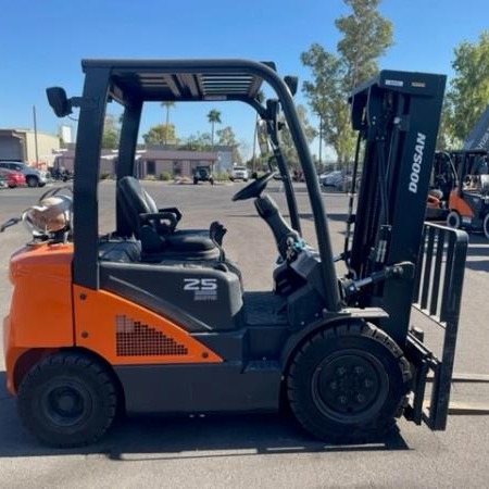 Used 2022 DOOSAN G25N-7 Pneumatic Tire Forklift for sale in Phoenix Arizona