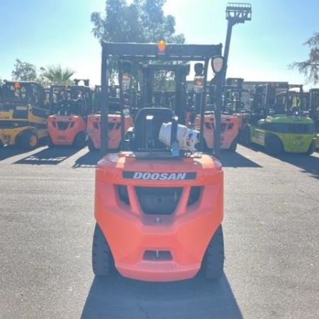 Used 2022 DOOSAN G25N-7 Pneumatic Tire Forklift for sale in Phoenix Arizona