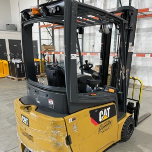 Used 2016 CAT 2ET4000 Electric Forklift for sale in Coquitlam British Columbia