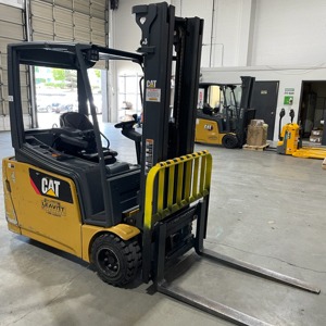 Used 2016 CAT 2ET4000 Electric Forklift for sale in Coquitlam British Columbia