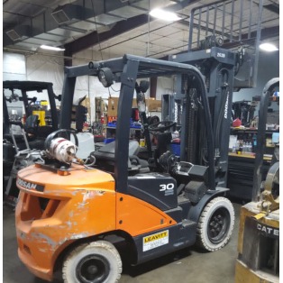 Used 2017 DOOSAN G30N-7 Pneumatic Tire Forklift for sale in Phoenix Arizona