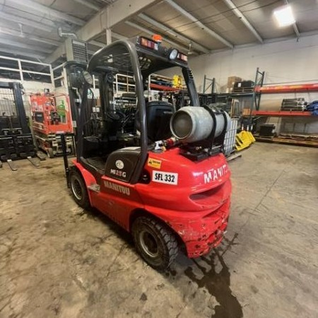 Used 2017 MANITOU MI25G Pneumatic Tire Forklift for sale in Saskatoon Saskatchewan