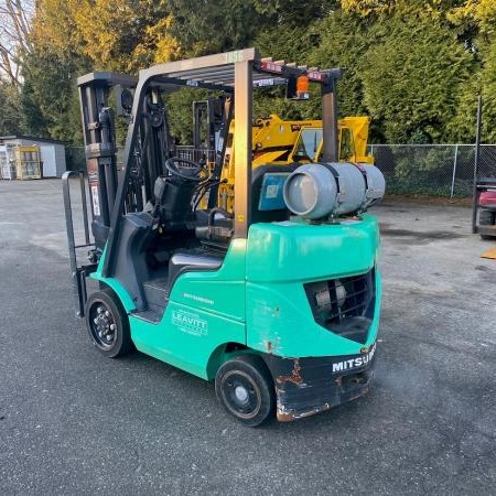 Used 2017 MITSUBISHI FGC25N Cushion Tire Forklift for sale in Langley British Columbia