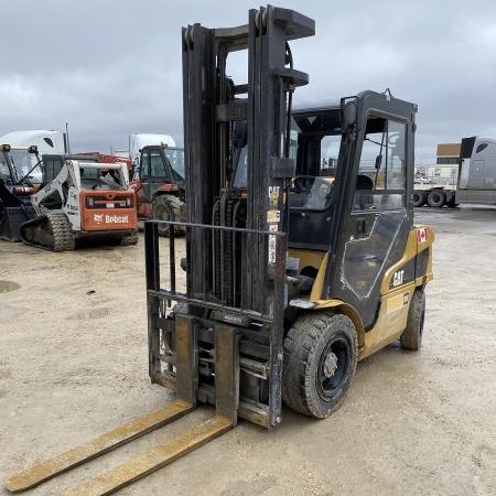 Used 2017 CAT GP33N Pneumatic Tire Forklift for sale in Other Other Islands