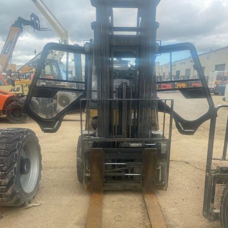 Used 2017 CAT GP33N Pneumatic Tire Forklift for sale in Other Other Islands