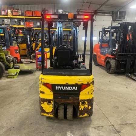 Used 2017 HYUNDAI 20BT-9 Electric Forklift for sale in Stratford Ontario