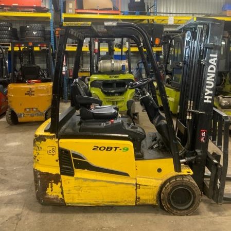 Used 2017 HYUNDAI 20BT-9 Electric Forklift for sale in Stratford Ontario