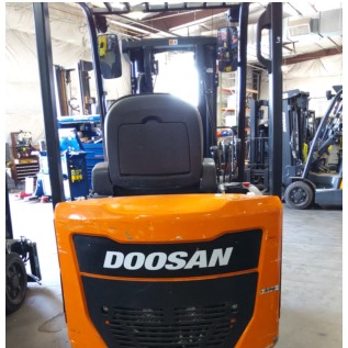 Used 2021 DOOSAN BC25S-7 Electric Forklift for sale in Phoenix Arizona