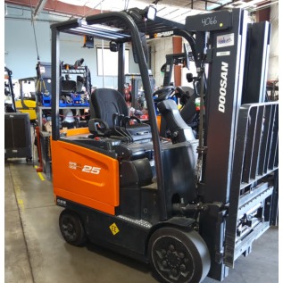 Used 2021 DOOSAN BC25S-7 Electric Forklift for sale in Phoenix Arizona