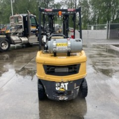 Used 2017 CAT GP25N5 Pneumatic Tire Forklift for sale in Yakima Washington