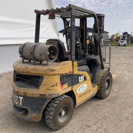 Used 2017 CAT GP30N5 Pneumatic Tire Forklift for sale in Regina Saskatchewan