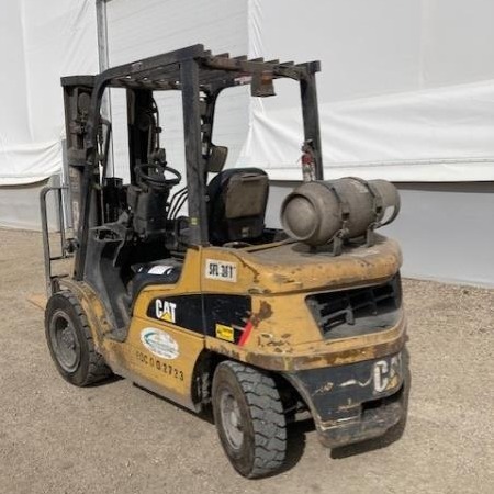 Used 2017 CAT GP30N5 Pneumatic Tire Forklift for sale in Regina Saskatchewan