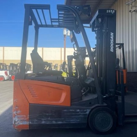 Used 2018 DOOSAN B15T-7 Electric Forklift for sale in Phoenix Arizona