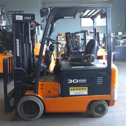 Used 2013 DOOSAN BC30S-5 Electric Forklift for sale in Phoenix Arizona