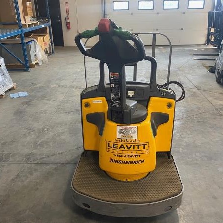 Used 2018 JUNGHEINRICH ECR336A Electric Pallet Jack for sale in Red Deer Alberta