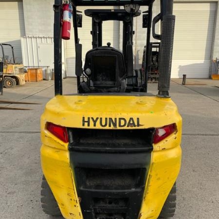 Used 2018 HYUNDAI 30D-9 Pneumatic Tire Forklift for sale in Yakima Washington