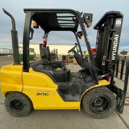 Used 2018 HYUNDAI 30D-9 Pneumatic Tire Forklift for sale in Yakima Washington