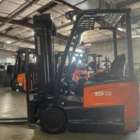 Used 2017 HYUNDAI 30BC-9 Electric Forklift for sale in Garland Texas