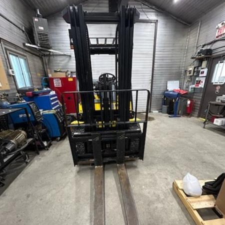 Used 2012 HYUNDAI 30L-7 Pneumatic Tire Forklift for sale in Red Deer Alberta