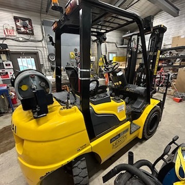 Used 2012 HYUNDAI 30L-7 Pneumatic Tire Forklift for sale in Red Deer Alberta