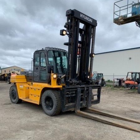 Used 2018 HYUNDAI 160D-9 Pneumatic Tire Forklift for sale in Regina Saskatchewan