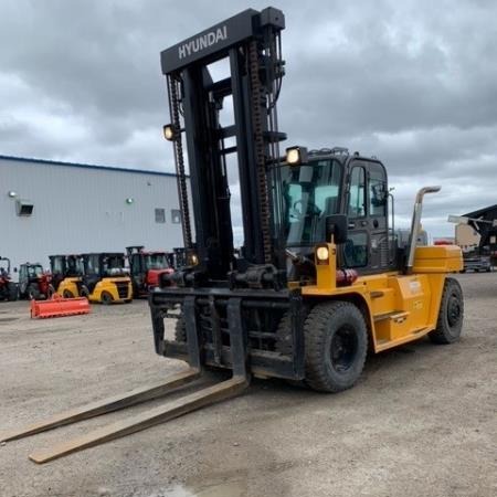 Used 2018 HYUNDAI 160D-9 Pneumatic Tire Forklift for sale in Regina Saskatchewan