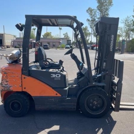 Used 2019 DOOSAN G30N-7 Pneumatic Tire Forklift for sale in Phoenix Arizona