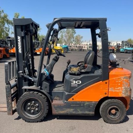 Used 2019 DOOSAN G30N-7 Pneumatic Tire Forklift for sale in Phoenix Arizona