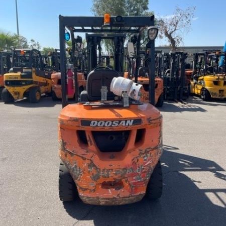 Used 2019 DOOSAN G30N-7 Pneumatic Tire Forklift for sale in Phoenix Arizona