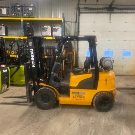 Used 2018 HYUNDAI 25L-7A Pneumatic Tire Forklift for sale in Stratford Ontario