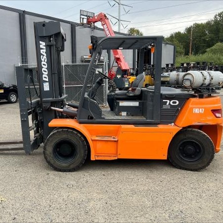 Used 2019 DOOSAN G70S-5 Pneumatic Tire Forklift for sale in Tukwila Washington