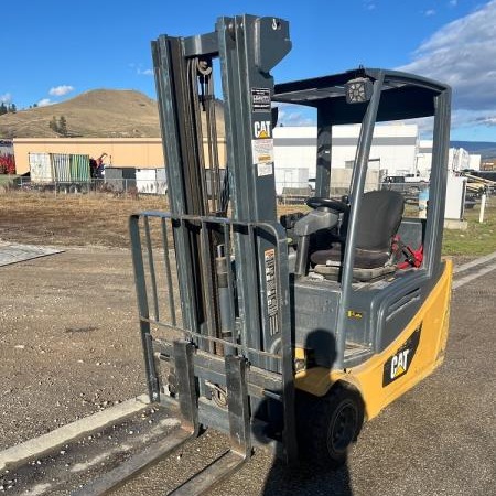 Used 2011 CAT 2ET4000 Electric Forklift for sale in Kelowna British Columbia