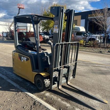 Used 2011 CAT 2ET4000 Electric Forklift for sale in Kelowna British Columbia