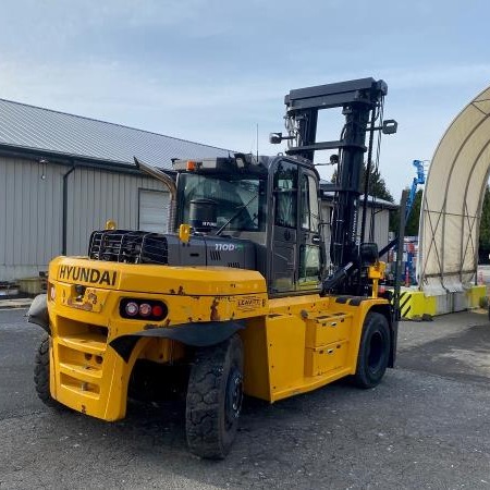 Used 2021 HYUNDAI 110D-9 Pneumatic Tire Forklift for sale in Langley British Columbia