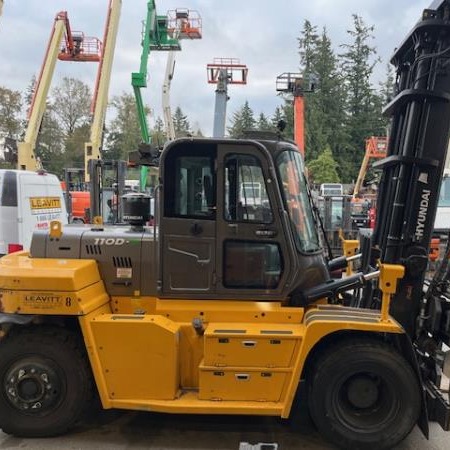 Used 2021 HYUNDAI 110D-9 Pneumatic Tire Forklift for sale in Langley British Columbia