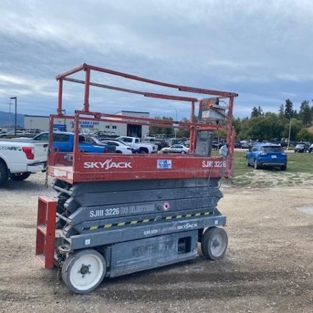 Used 2021 SKYJACK SJIII3226 Scissor Lift for sale in Kelowna British Columbia