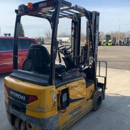 Used 2022 HYUNDAI 20BT-9U Electric Forklift for sale in Kitchener Ontario