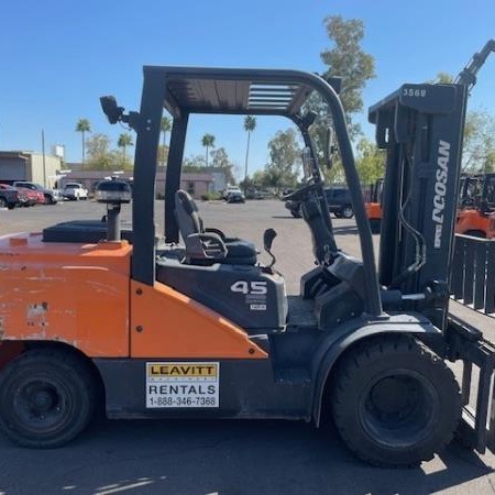 Used 2019 DOOSAN D45S-7 Pneumatic Tire Forklift for sale in Phoenix Arizona