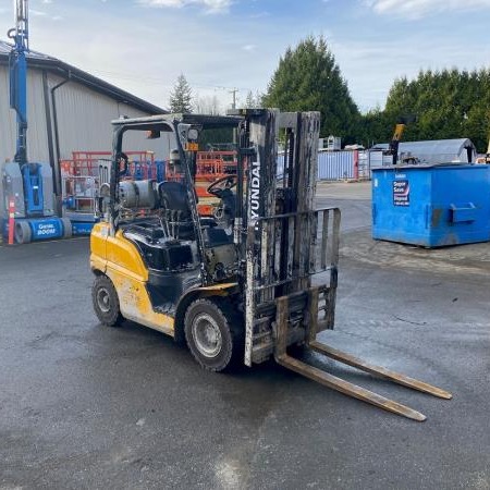 Used 2021 HYUNDAI 25L-9A Pneumatic Tire Forklift for sale in Langley British Columbia