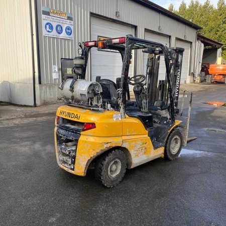 Used 2021 HYUNDAI 25L-9A Pneumatic Tire Forklift for sale in Langley British Columbia